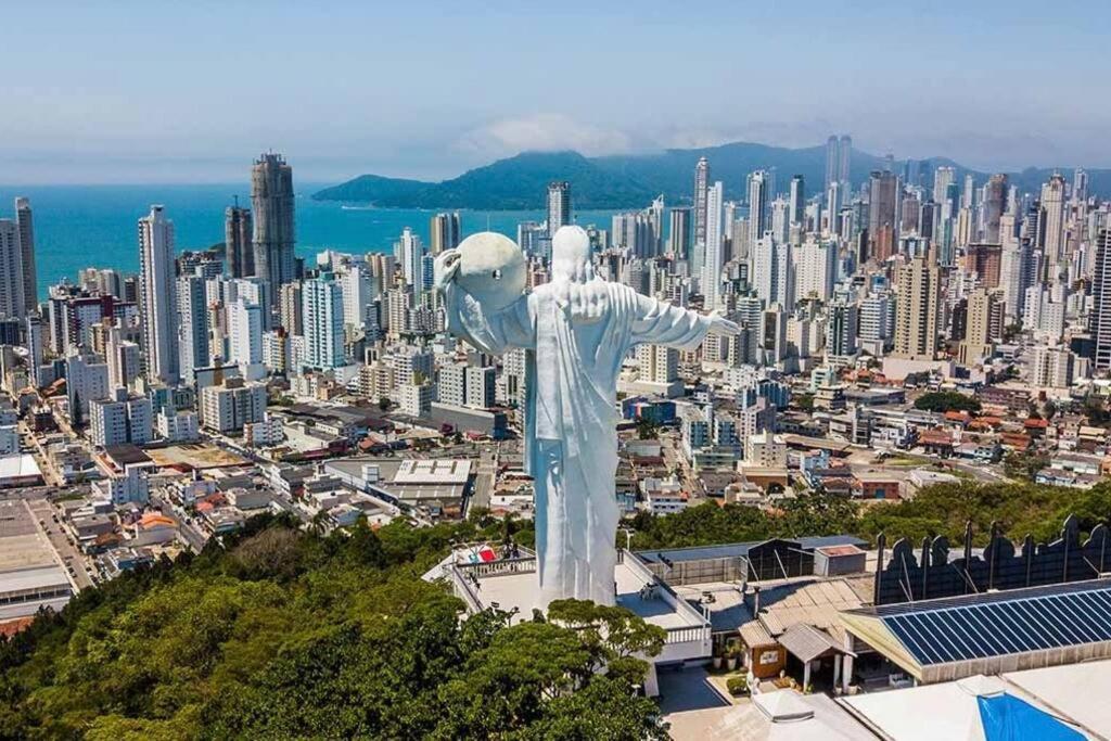 Balneário Camboriú Apto A 100M Da Praia Central מראה חיצוני תמונה